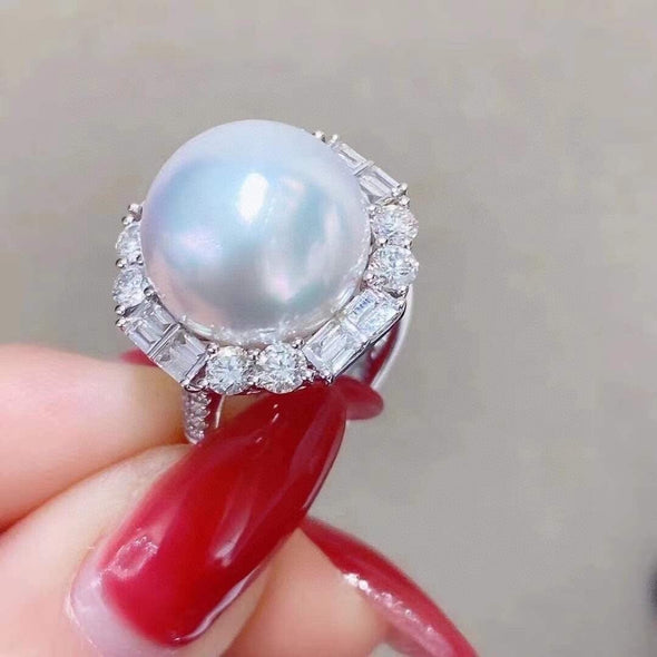 Gorgeous Classic White Pearl Ring